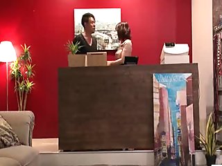 Risky public sex in Japanese clothing shop Tsubasa Hachino